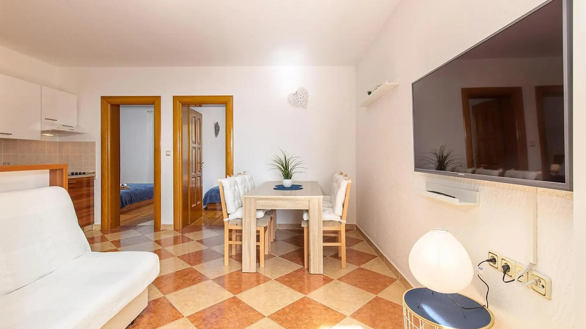 Gorgeous Apartment In Dramalj With Kitchen