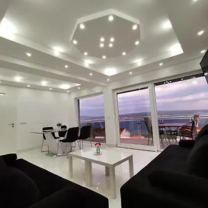 Blazevic, Heated Pool&jacuzzi Apartmán